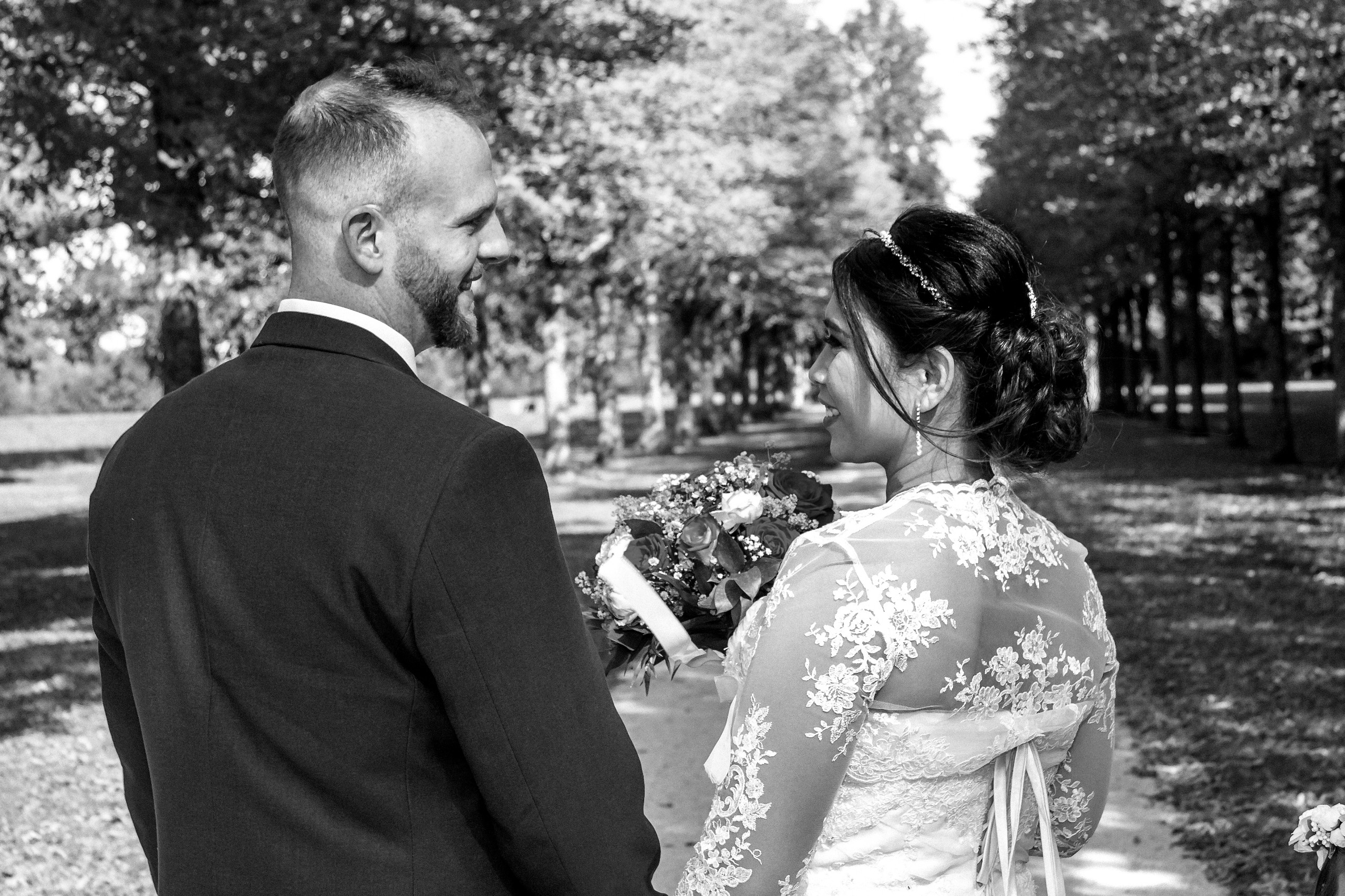 Hochzeitsfotograf im Gro&szlig;raum Pforzheim. Ich schaffe als Fotograf Ihrer Hochzeit emotionale, preiswerte Fotografie, bereits ab 280 &euro;